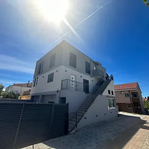 Apartament Ena, Kaštela